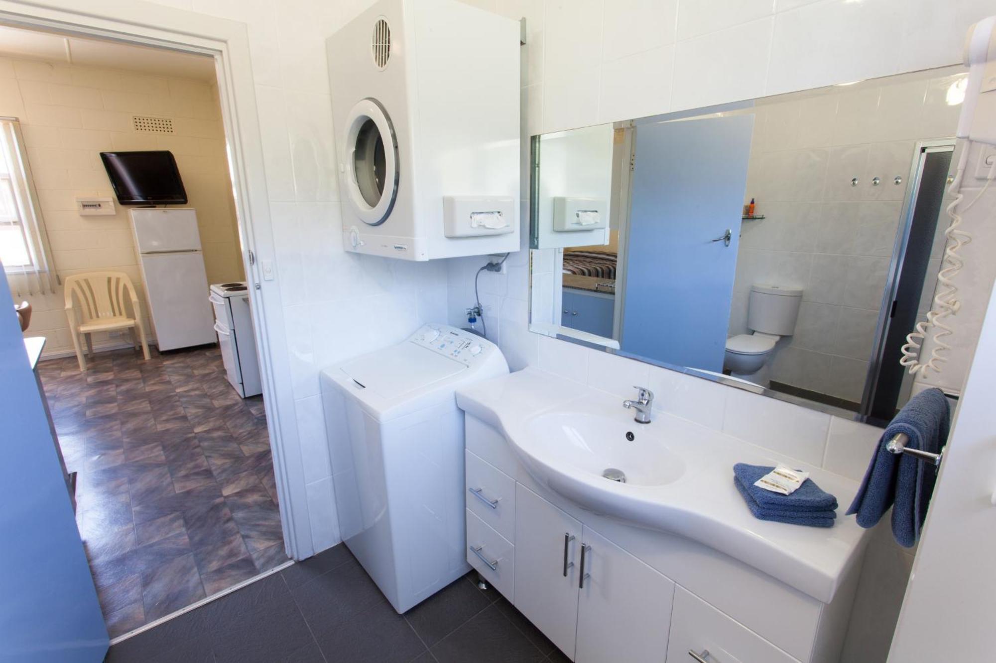 Modra'S Apartments Tumby Bay Room photo